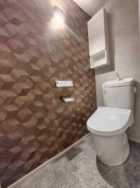 物件内観写真5　(温水洗浄便座。)