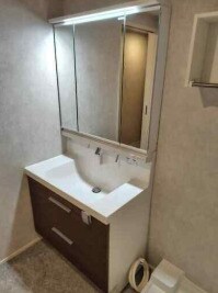 物件内観写真6　(嬉しい独立洗面台付き。)