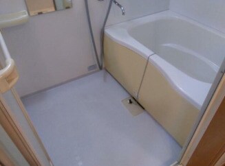 物件内観写真4　(浴室乾燥機付きバス。)