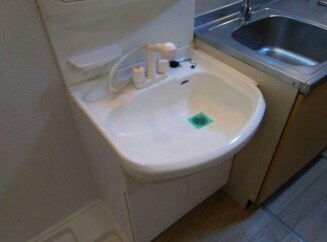 物件内観写真6　(嬉しい独立洗面台付き。)