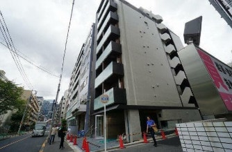 物件外観写真1　(落ち着いた雰囲気。)