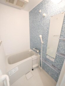 物件内観写真4　(浴室乾燥機付きバス。)