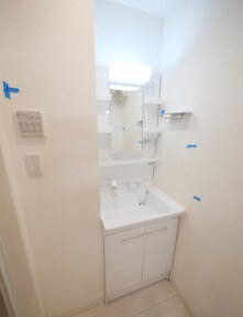 物件内観写真6　(嬉しい独立洗面台付き。)