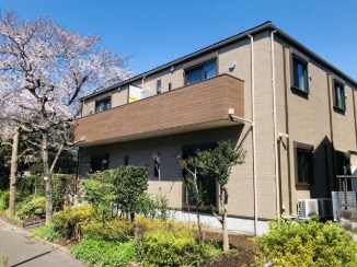 物件外観写真1　(落ち着いた雰囲気。)