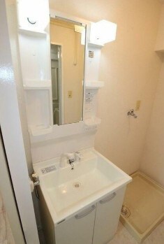 物件内観写真6　(嬉しい独立洗面台付き。)