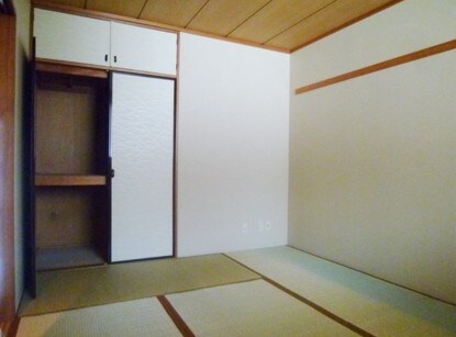 物件内観写真8　(6.0畳の和室。)