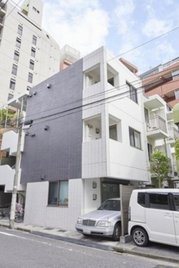 外観(鉄筋コンクリート造のがっちりとした建物。)
