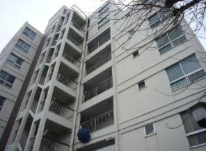 物件外観写真1　(落ち着いた雰囲気。)