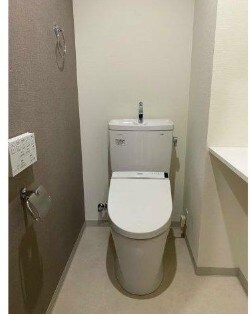 物件内観写真3　(温水洗浄便座。)