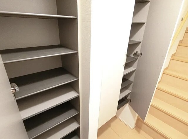 物件内観写真11　(シューズボックス完備！)