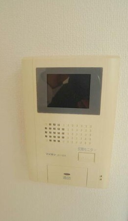 物件内観写真7　(モニター付きインターホンで防犯面も安心です！)