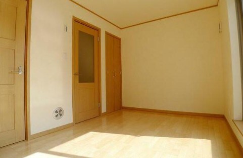 物件内観写真8　(きれいなフローリング。)