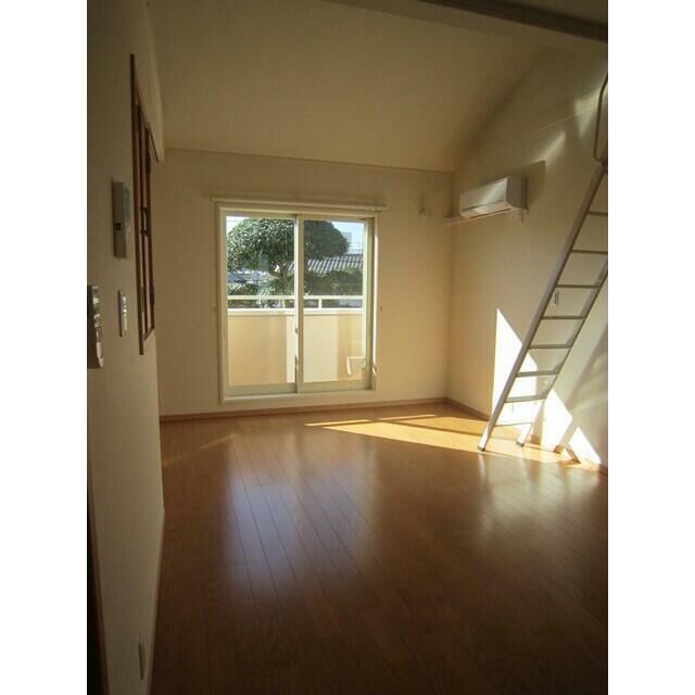 物件内観写真3　(13.8帖のきれいなLDK。)