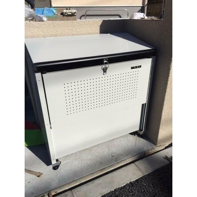 物件内観写真8　(敷地内ゴミ置き場完備。)