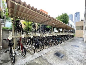 物件内観写真3　(駐輪場完備！)