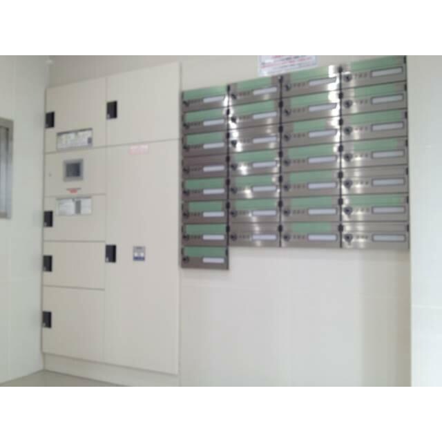 物件内観写真3　(メールボックス・宅配ボックス完備！)