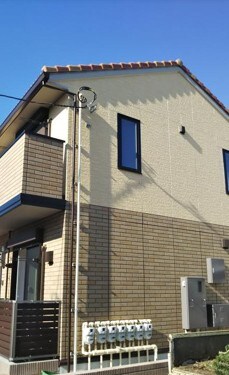 物件外観写真1　(落ち着いた雰囲気。)