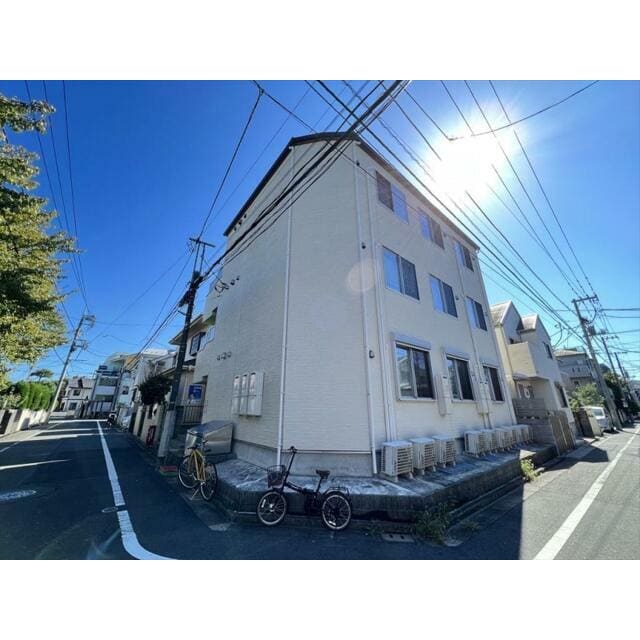 物件外観写真1　(綺麗な外観。)