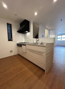 物件内観写真3　(システムキッチン。)