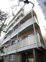 鉄筋コンクリート造のがっちりとした建物。