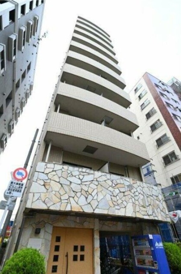 外観(鉄骨鉄筋コンクリート造のがっしりした建物。)