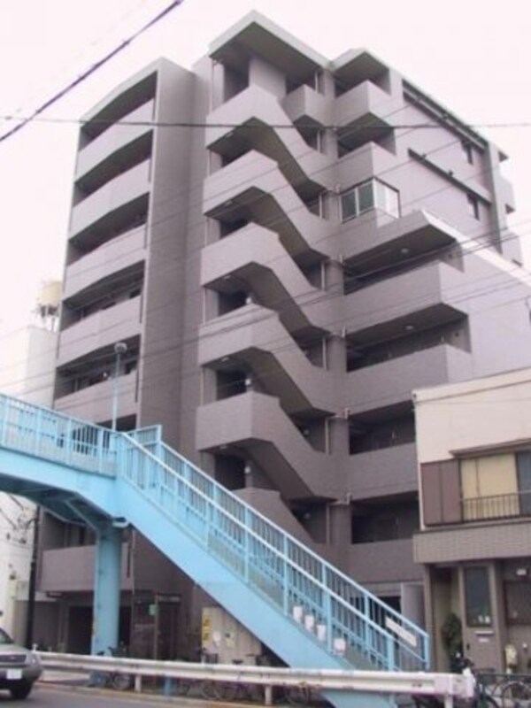 外観(鉄筋コンクリート造のがっちりとした建物。)