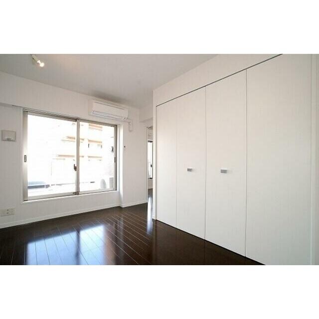 物件内観写真8　(きれいなフローリング。)