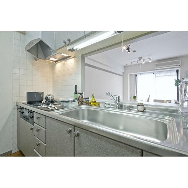 物件内観写真2　(システムキッチン。)