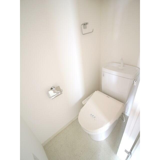 物件内観写真6　(温水洗浄便座。)