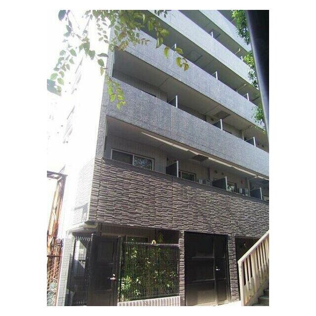 物件外観写真1　(鉄筋コンクリート造のがっしりした造り。)