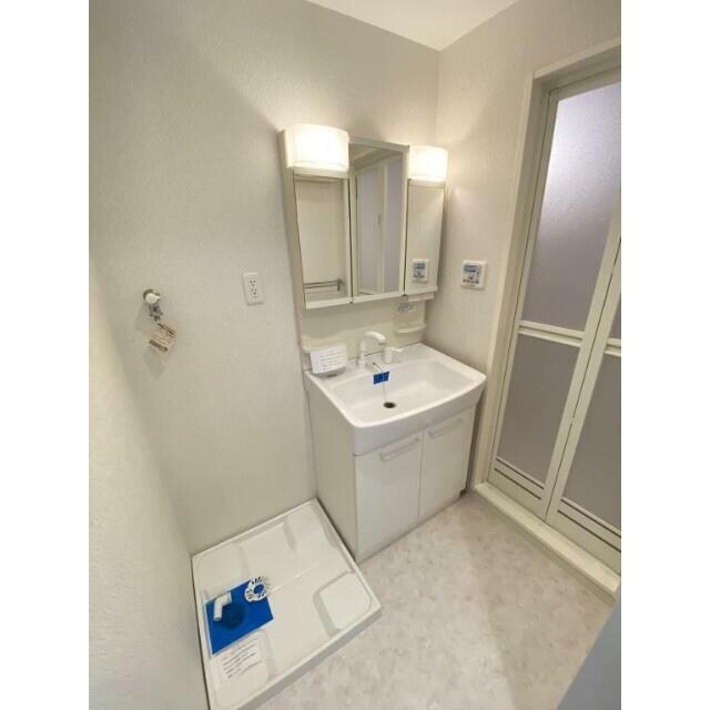 物件内観写真7　(嬉しい独立洗面台付き。)