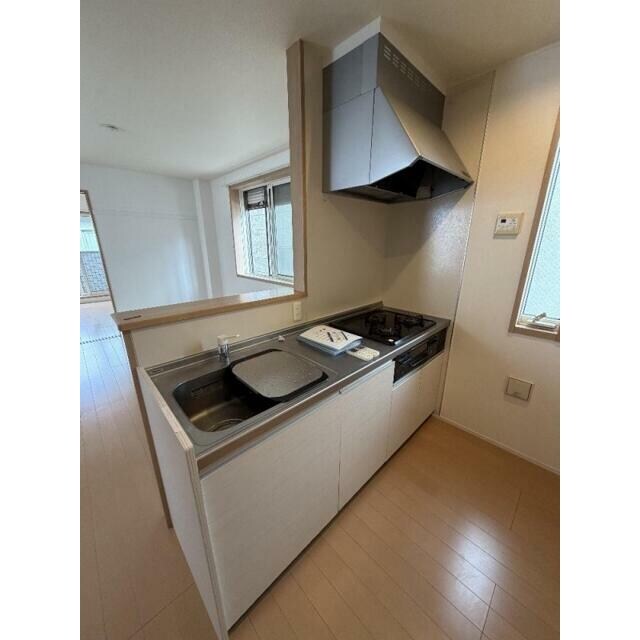 物件内観写真3　(システムキッチン。)