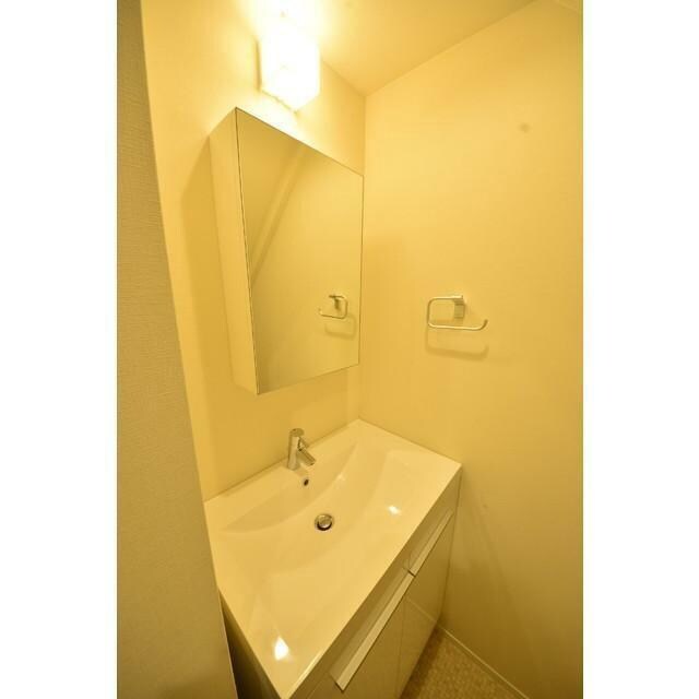 物件内観写真6　(嬉しい独立洗面台付き。)