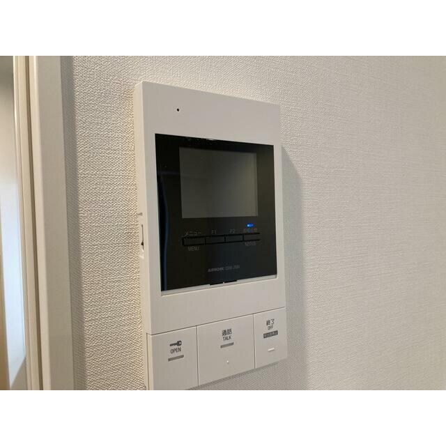 物件内観写真8　(モニター付きインターホンで防犯面も安心です！)