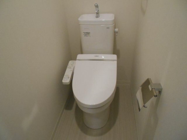 トイレ(温水洗浄便座)