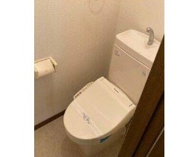 物件内観写真6　(温水洗浄便座。)