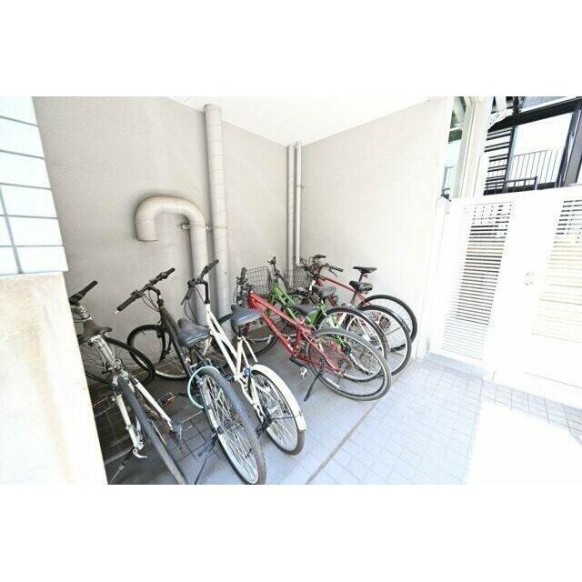 物件内観写真4　(駐輪場完備！)