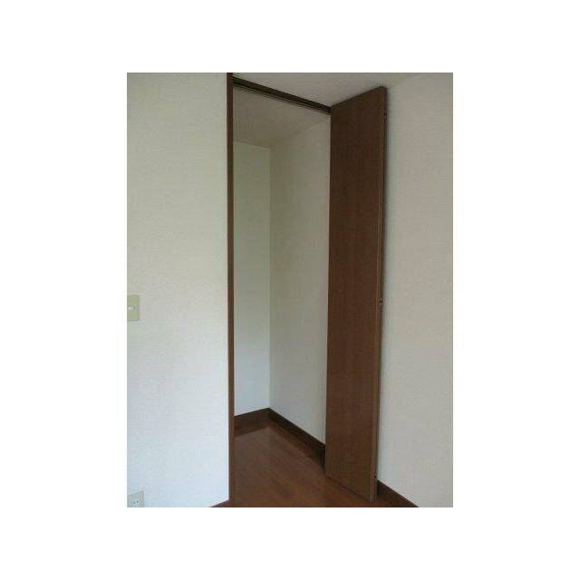 物件内観写真6　(クローゼット完備。)