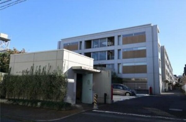 外観(鉄筋コンクリート造のがっちりとした建物。)