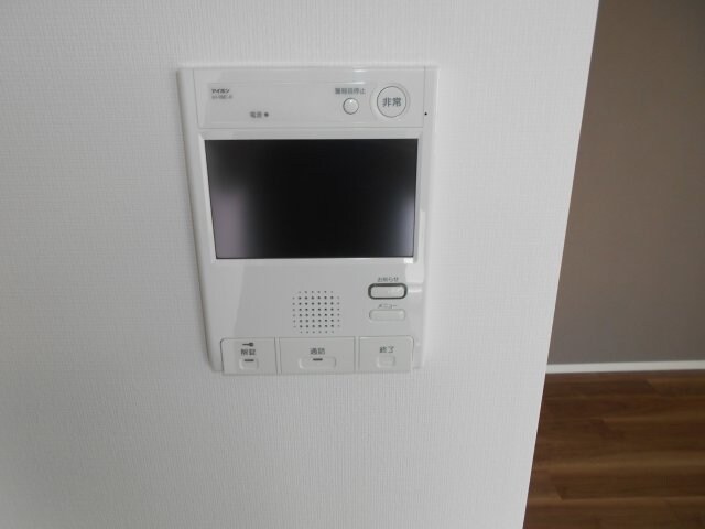 物件内観写真10　(モニター付きインターホンで防犯面も安心です！)