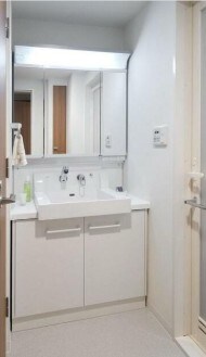 物件内観写真4　(嬉しい独立洗面台。)