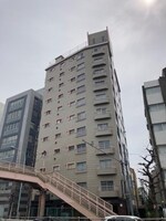 鉄筋コンクリート造のがっちりとした建物。