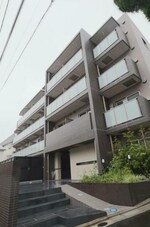 鉄筋コンクリート造のがっちりとした建物。