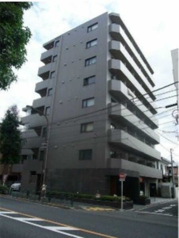 外観(鉄筋コンクリート造のがっちりとした建物。)