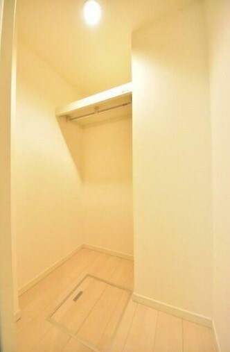 物件内観写真9　(ウォークインクローゼット)