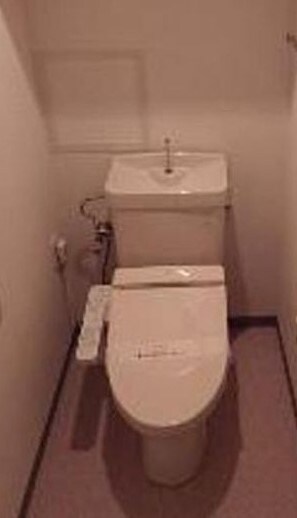 物件内観写真6　(温水洗浄便座。)