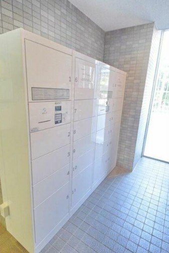 物件内観写真11　(宅配ボックス完備！)