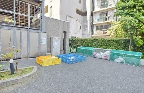 物件内観写真14　(敷地内ゴミ置き場完備！)