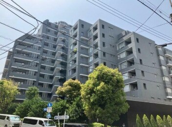 物件外観写真1　(落ち着いた雰囲気。)