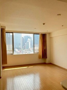 物件内観写真2　(明るい洋室！)